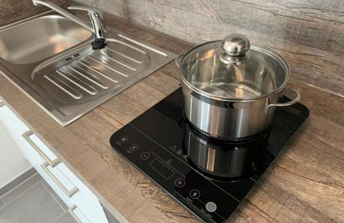 Top Modernes 1-Zimmer-Apartment mit Küche, Parkplatz, kostenfreiem WLAN und Netflix - Foto 19