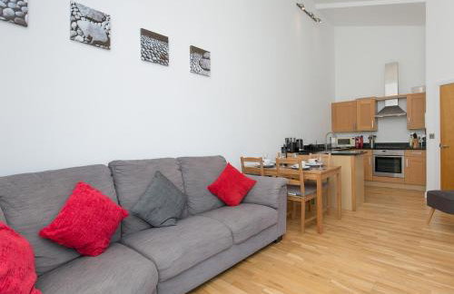 2 Bed Sea View Apartment with Balcony Parking - Pass the Keys - Foto 27