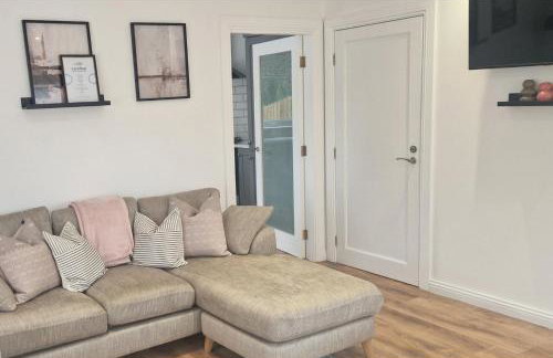 2 Bed cottage-Sleeps 4-Private Garden-Parking - Foto 12