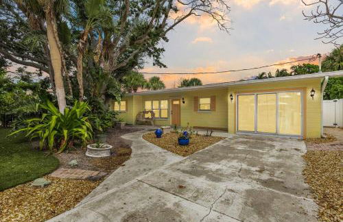 4BR Spacious Paradise - Photo 28