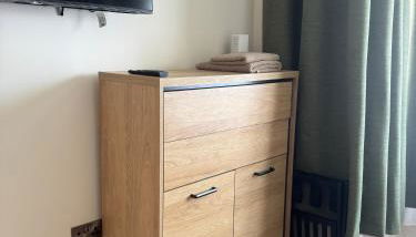 3 bedroom Brookwood Road apartment - Foto 5