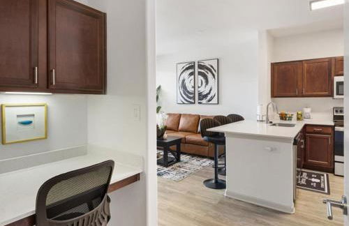 Luxury & Vibrant stay in Frisco with pool & gym - Foto 3