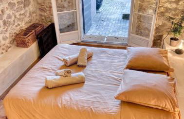 Le Romarin - Piscine, Sauna et Vue - Charme Provençal Authenticité - Bastide La Parette - Foto 5