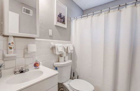 Mins from Parks Hiking & Dining- Brick Bungalow - Foto 10