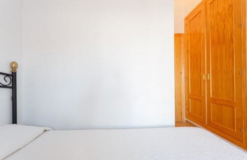 Bonito apartamento en campo de golf con piscina - Photo 18