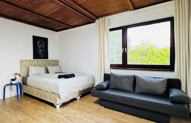 Cozy 3BR Apt with Garden Sleeps 10 - Foto 38