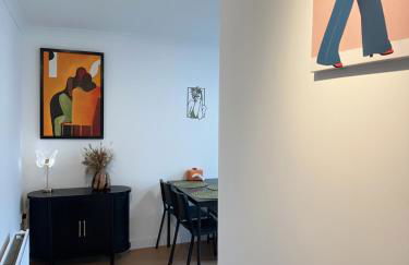 Stylish One Bedroom Apartment - Photo 12