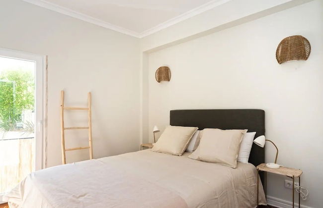 Coastal Comfort: Apartment Retreat By The Sea - Photo 3