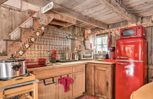 1 Mi to Beach! Cape Cod Carriage House on 2 Acres - Foto 8