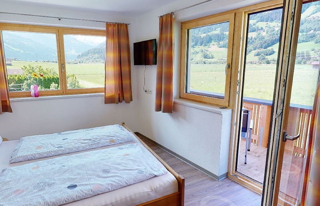 Idyllic Apartment in Stumm With Panoramic View - Photo 5