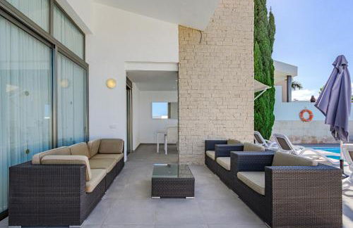 Villa Caterina, Luxury Villa with Heated Pool Ocean View in Adeje, Tenerife - Foto 7