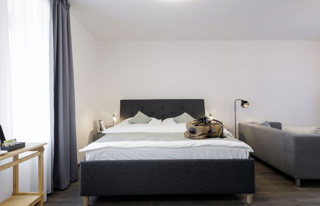 River Apartments - Photo 10