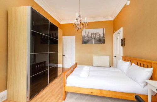 JOIVY 5 Bedroom Apt Near Meadows & George Square - Foto 42