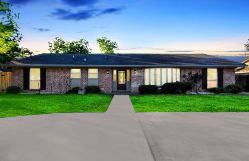 Luxury Retreat with Heated Pool, Firepit, Outdoor Cinema - Foto 68