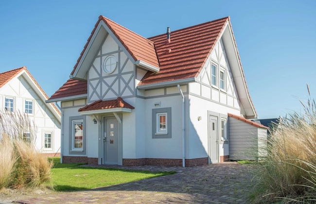 Detached Villa With Three Bathrooms Near the Sea - Photo 16