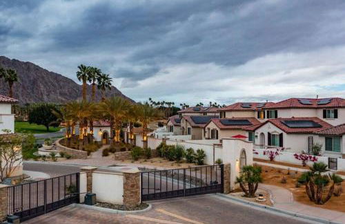 Near Coachella and Stagecoach Palm Springs , PGA resort Villa ,Golf, community pool, gym - Photo 48