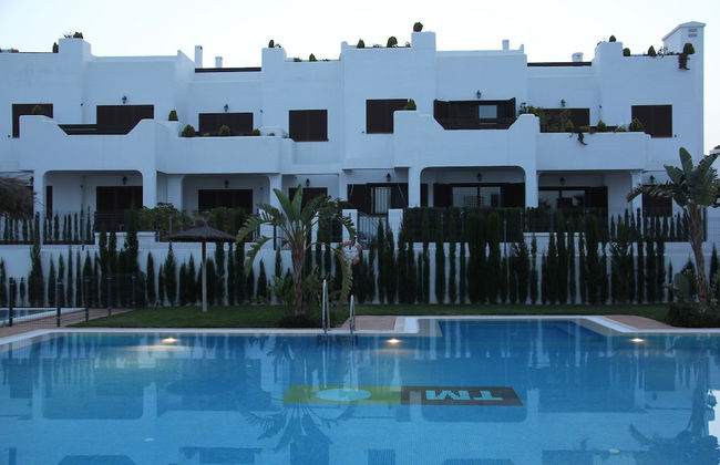 2 Room, Sleeps 4, Parking, 4 Pools, Sea 1st Line - Foto 19