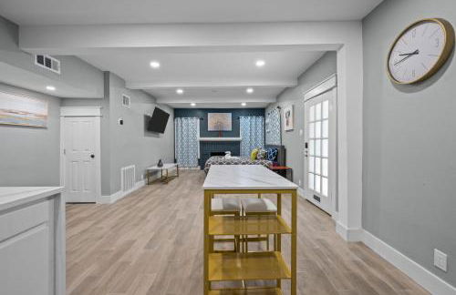 Modern Studio Retreat with Free Park - Foto 2