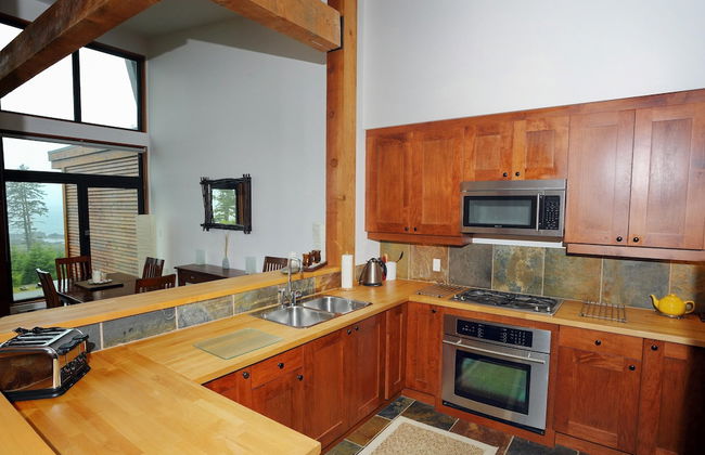 Pacific Rim Retreat - Photo 8