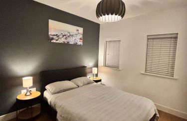 Comfortable 1BR House with Fast WiFi & Near Transport by AltoLuxo Short Lets & Serviced Accommodation - Foto 11