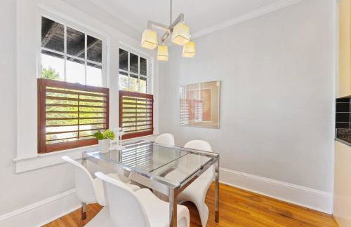 Contemporary 2BR in Myers Park with Screened Porch - Foto 18