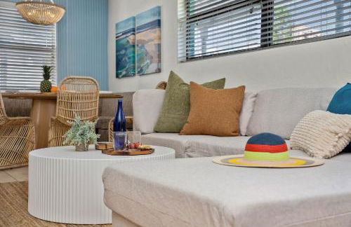 Walk to Beach, Heated Pool, Dog-Friendly, Firepit - Foto 16