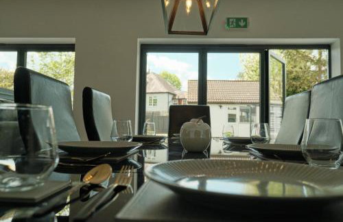 Modern Spacious House - Sleeps 16, Free Parking, Sun Terrace - Foto 30