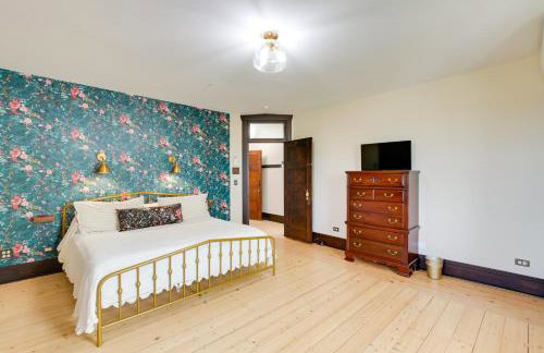 Elegant Oceanfront Maine Estate with Gazebo - Foto 21