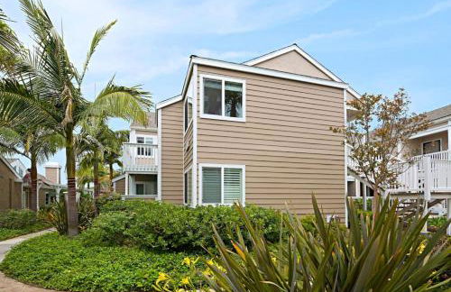 Chic Upstairs Condo Steps from Strands Beach - Foto 24