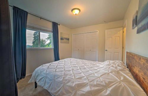 Spacious Lake Stevens Home with Fire Pit, Patio - Foto 20