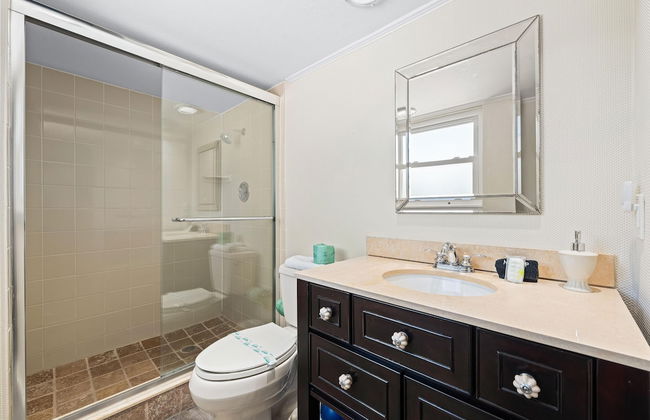 Direct Beachfront Delight by Beachside Management - Photo 21