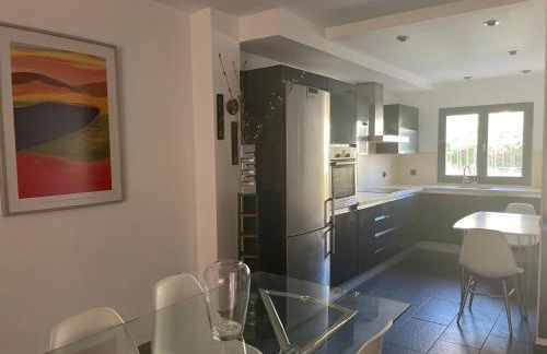 Casa adosada con piscina a 5 minutos de la playa . - Foto 19