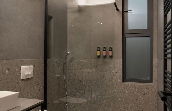 La Vista Suites - Photo 33