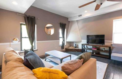 1918 Duplex with Character City Center - Foto 2