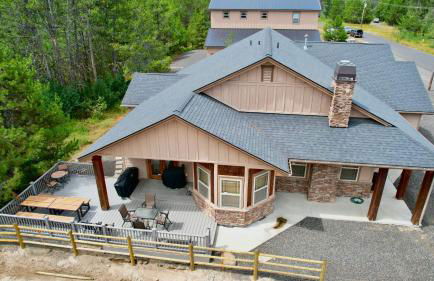 New! Black Bear Inn - Pet friendly - trailer parking - walk to lake - rustic - Foto 30