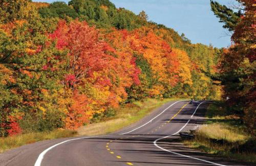 Unique Fully Restored Landmark Barn in Hudson - Foto 36