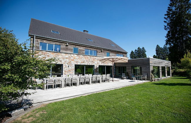 A Stylish Villa in a Green Setting, With a Fully Equipped Wellness Center - Foto 32