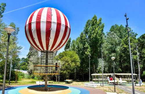 KING SIZE Bed with Air Conditioning near the BEACH & FREE Street Parking - Foto 43