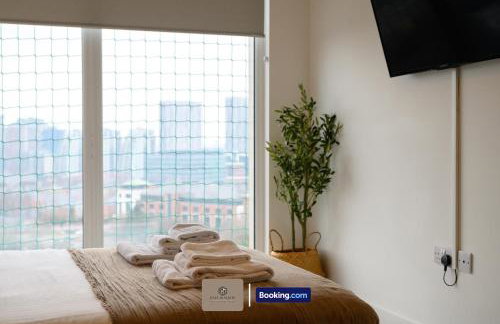 2BR Flat By Paul & Malin Properties Short Lets & Serviced Accommodation Salford - Foto 29