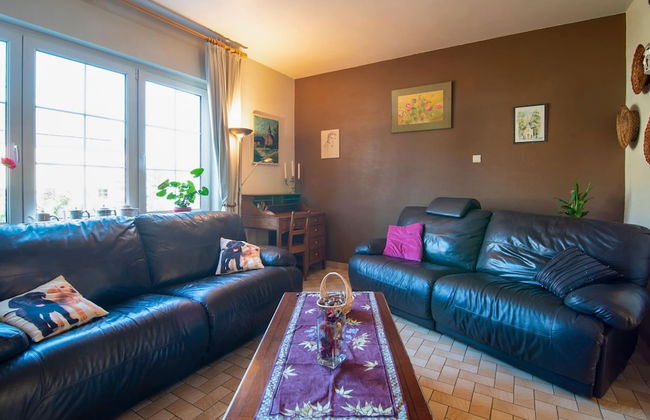 Charming Holiday Home in Houyet Near Forest - Foto 14