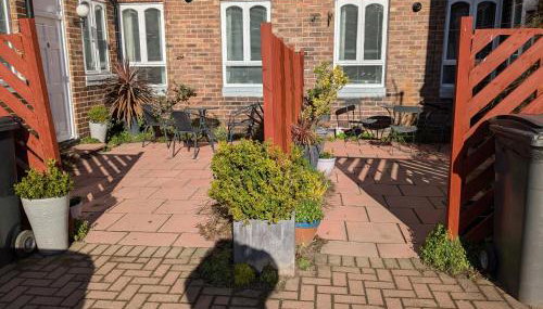 Apartment with Outside Patio and Car Space - Foto 2