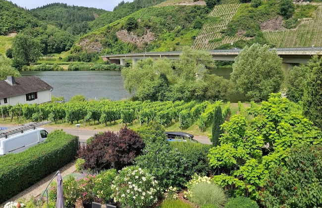 Garden Retreat With Pond View - Photo 29