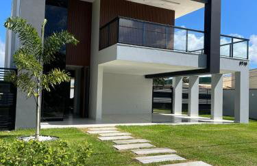 Luxuosa casa, a 150m da praia - Foto 1