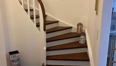 Family House - Photo 3