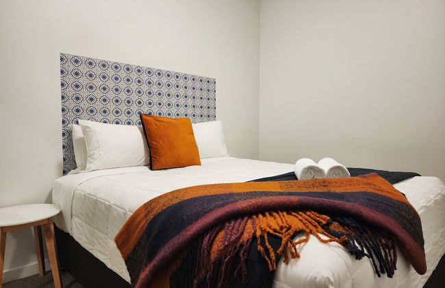 U Suites on Webb - Photo 2