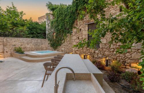 Lemon Garden Villa - Photo 2