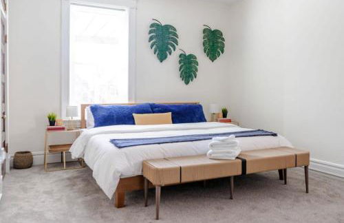 7BR Luxury Living 1st Floor Primary ABODEbucks - Foto 27