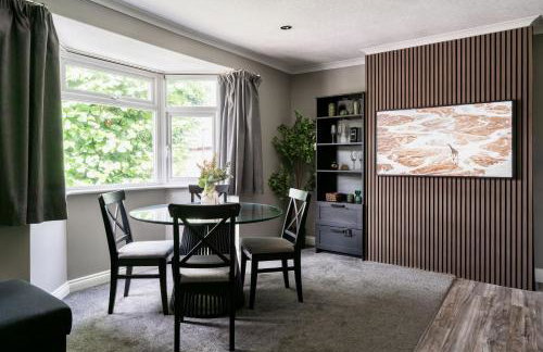 The Willow, Stylish & Central Home with Parking - Foto 1