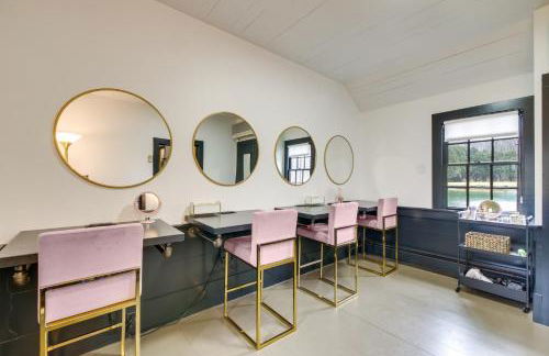 Quaint Winesburg Cottage with Porch and Pond! - Foto 8