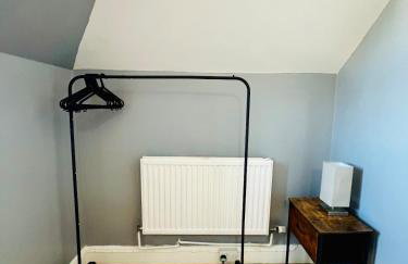 4-Bedroom House 5 mins to Beach & Parking - Foto 48